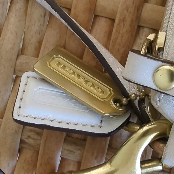 Coach Legacy Turnlock Large Leather Clutch Wristlet - Picture 6 of 15